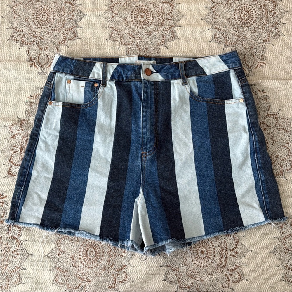 Altar'd State Striped Blue Jean Denim Shorts 3” Inseam Women's 31 Navy White